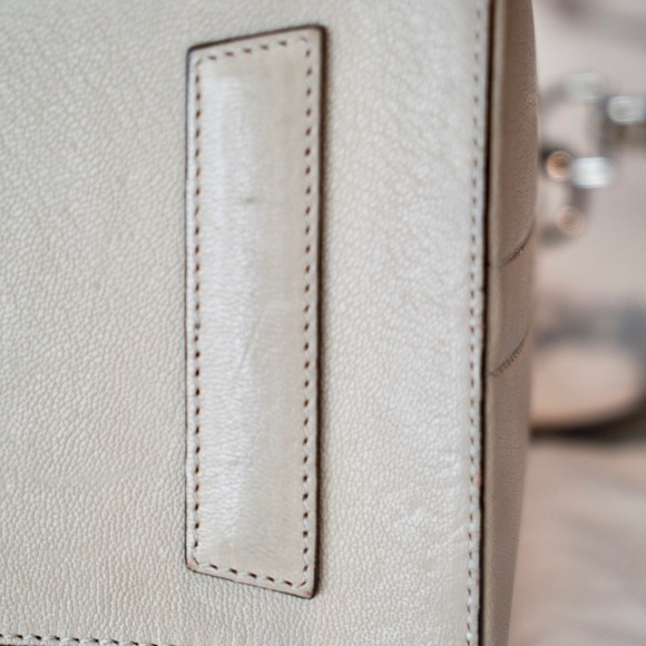 Givenchy Antigona Medium Cream - Picture 9 of 16